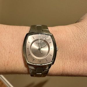 Kenneth Cole Women’s Stainless steel light pink face- preowned fair condition